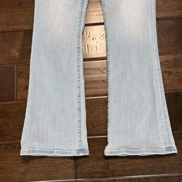 ❤️3/$30 AE American Eagle Next Level Kick Bootcut Jeans Light Wash - 10 Short - Picture 4 of 13